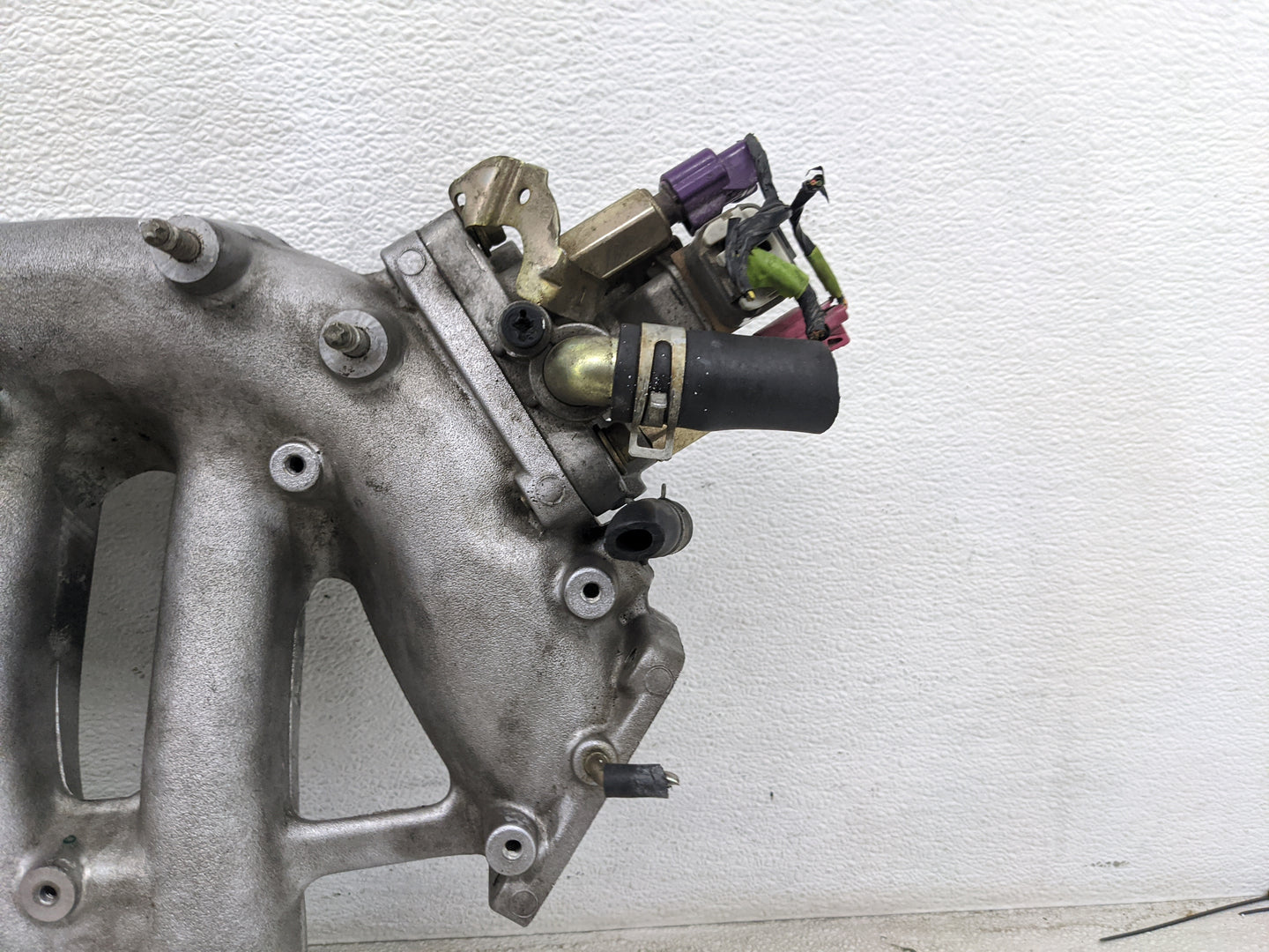 1998 Infiniti I30 Air Intake Manifold Fits OEM Used Auto Parts - Oemusedautoparts1.com