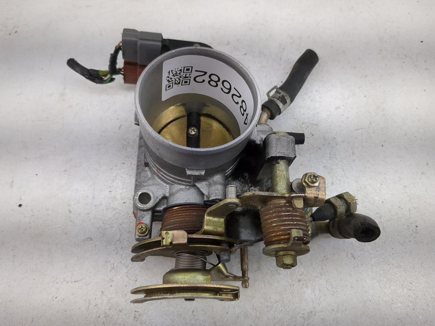 1998 Infiniti I30 Throttle Body P/N:A22-658 E03 Fits OEM Used Auto Parts - Oemusedautoparts1.com