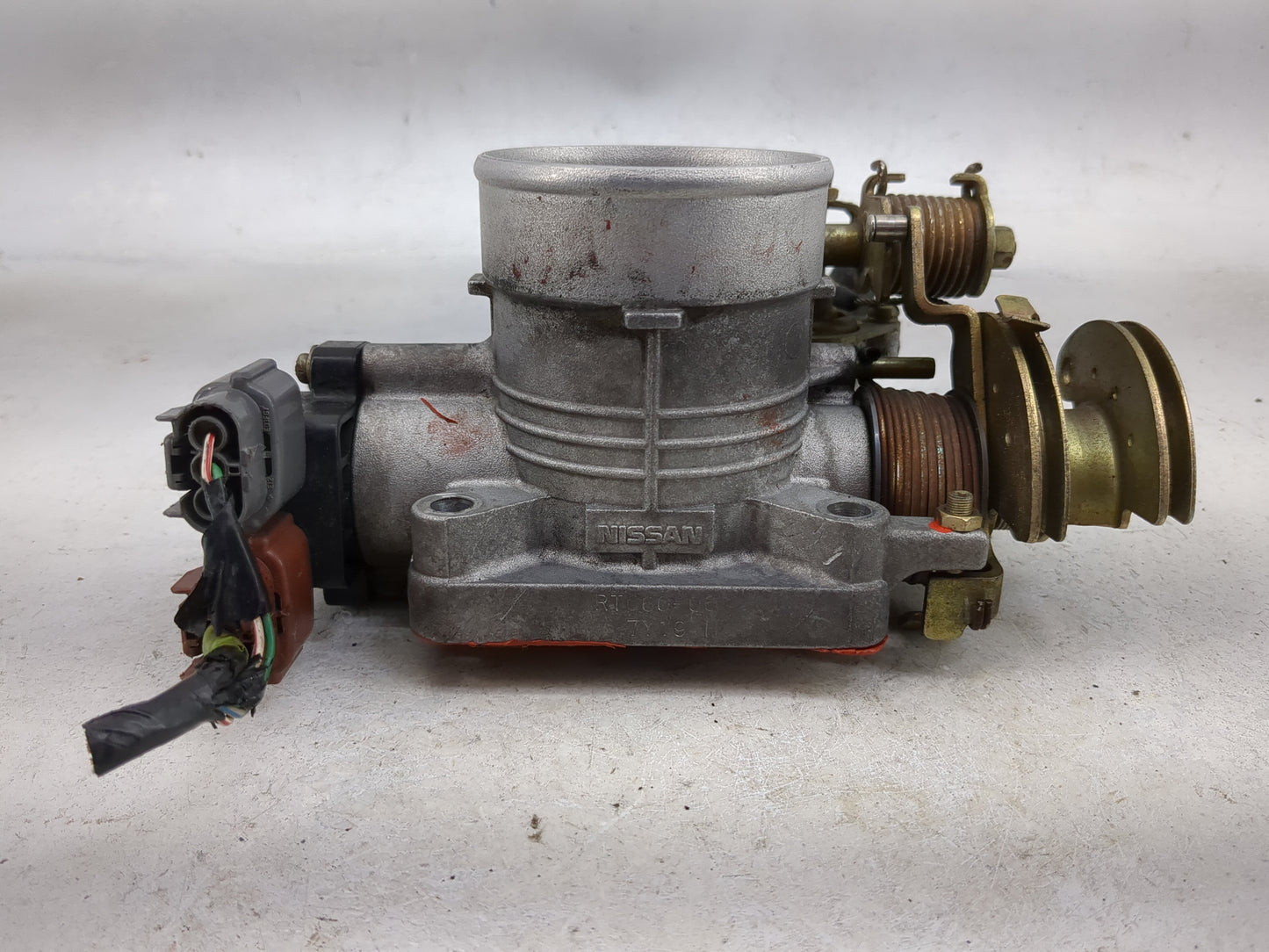 1998 Infiniti I30 Throttle Body P/N:A22-658 E03 Fits OEM Used Auto Parts - Oemusedautoparts1.com