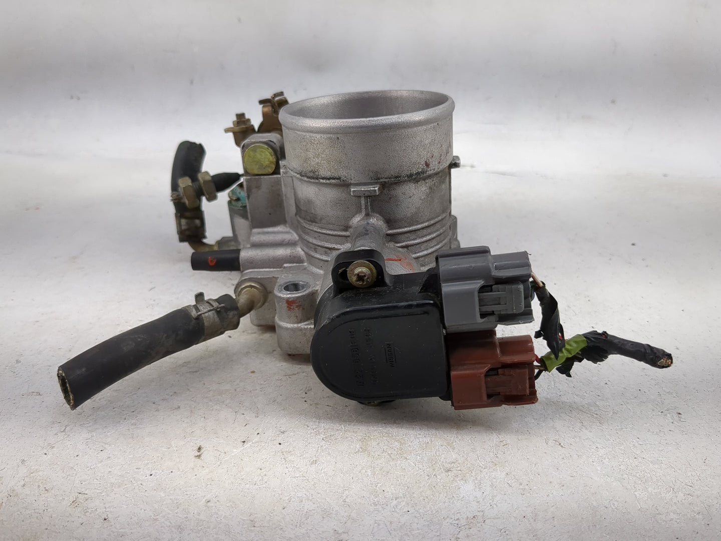 1998 Infiniti I30 Throttle Body P/N:A22-658 E03 Fits OEM Used Auto Parts - Oemusedautoparts1.com