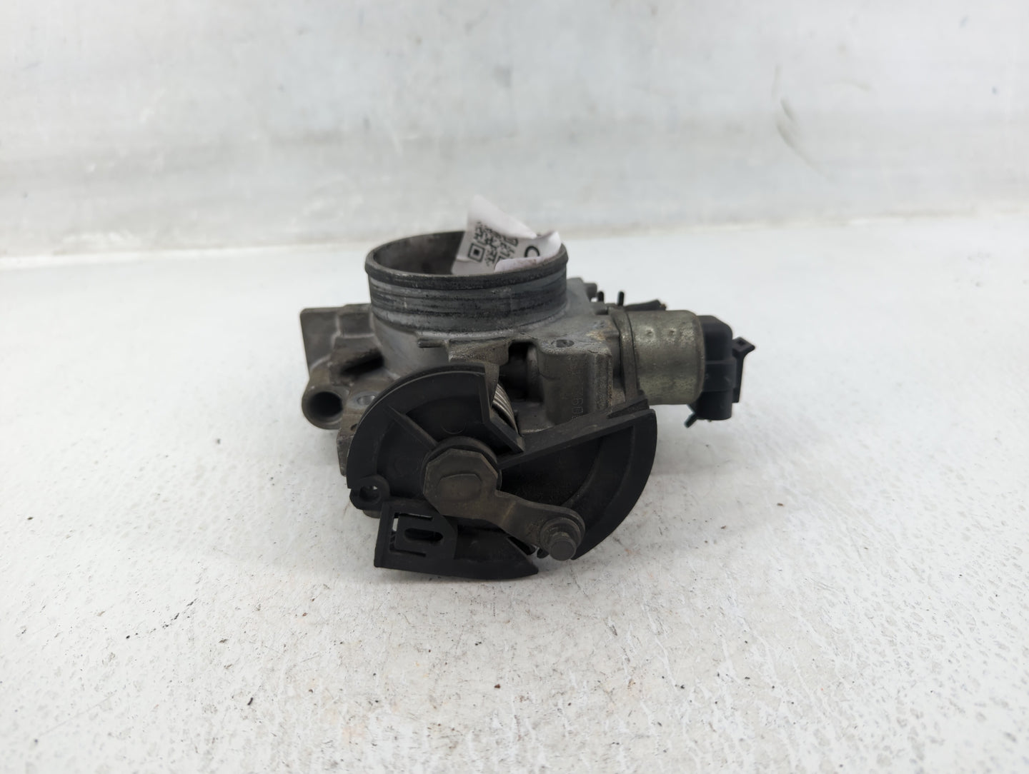 1998-1999 Isuzu Hombre Throttle Body P/N:17857878 Fits Fits 1998 1999 OEM Used Auto Parts - Oemusedautoparts1.com