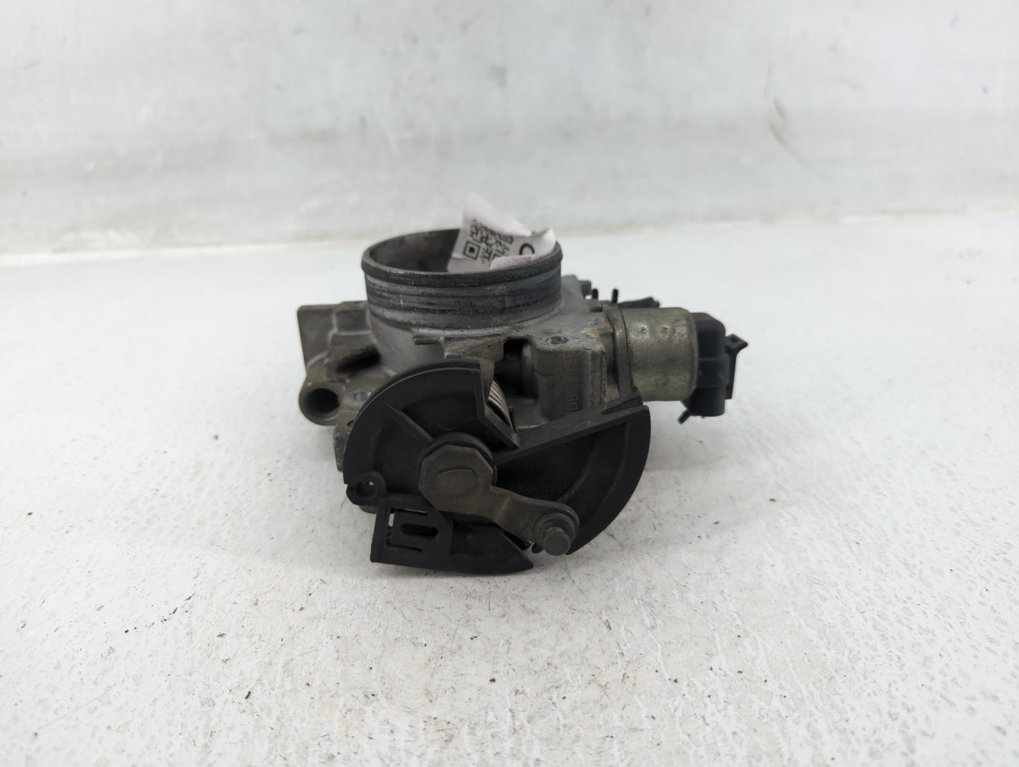 1998-1999 Isuzu Hombre Throttle Body P/N:17857878 Fits Fits 1998 1999 OEM Used Auto Parts - Oemusedautoparts1.com