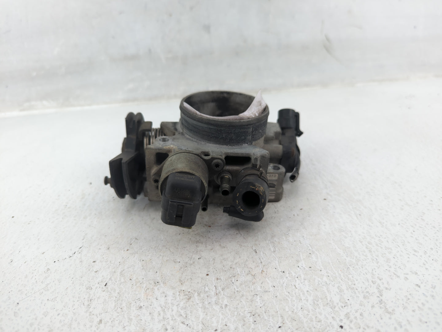1998-1999 Isuzu Hombre Throttle Body P/N:17857878 Fits Fits 1998 1999 OEM Used Auto Parts - Oemusedautoparts1.com