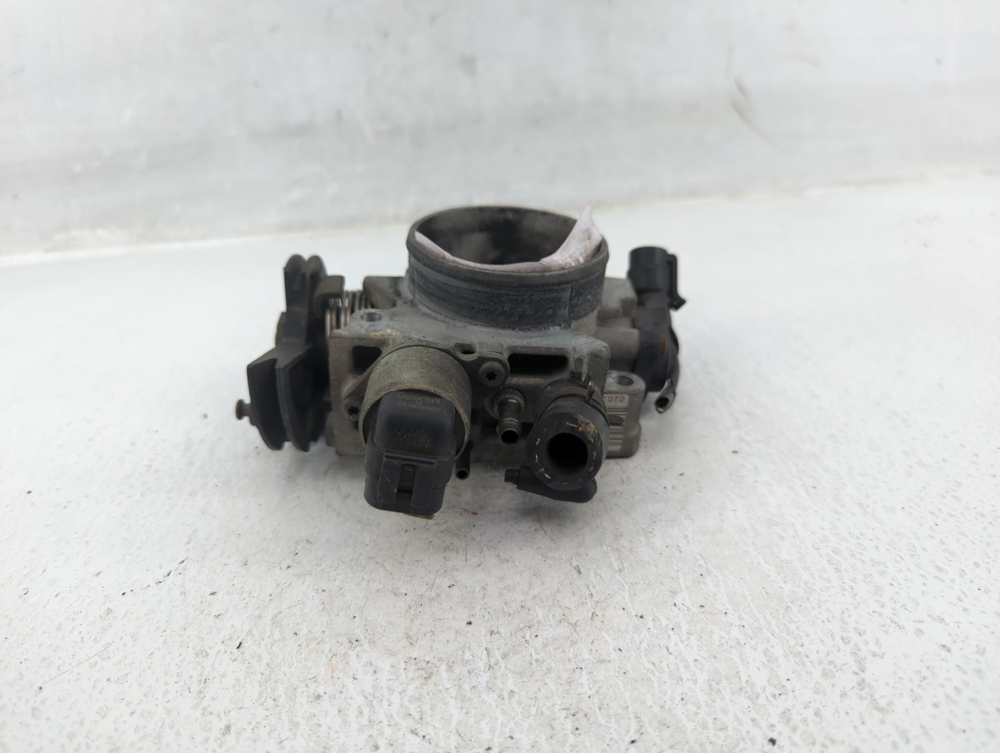1998-1999 Isuzu Hombre Throttle Body P/N:17857878 Fits Fits 1998 1999 OEM Used Auto Parts - Oemusedautoparts1.com
