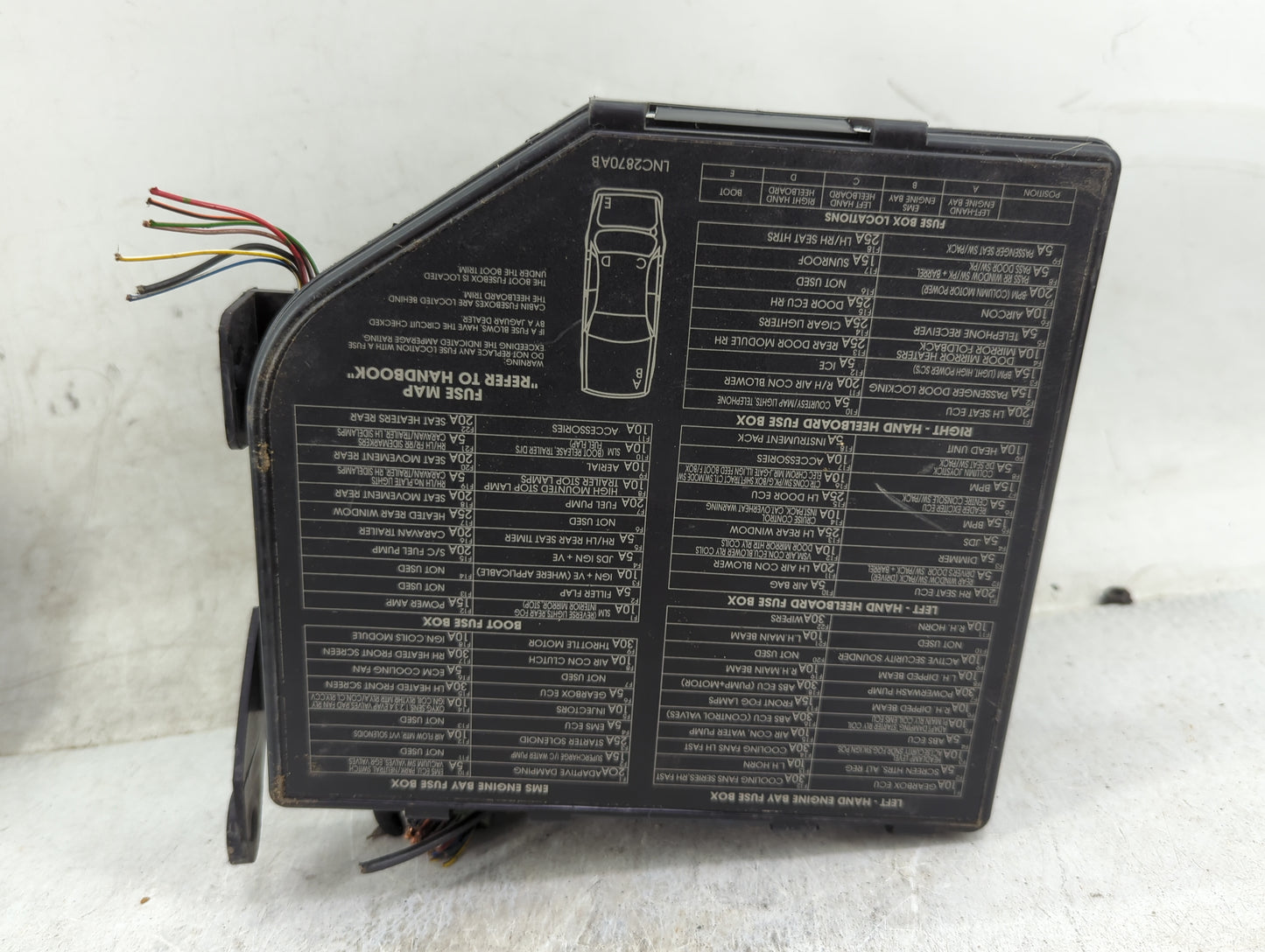 1998 Jaguar Xj8 Fusebox Fuse Box Panel Relay Module P/N:LNC2870AB Fits OEM Used Auto Parts - Oemusedautoparts1.com