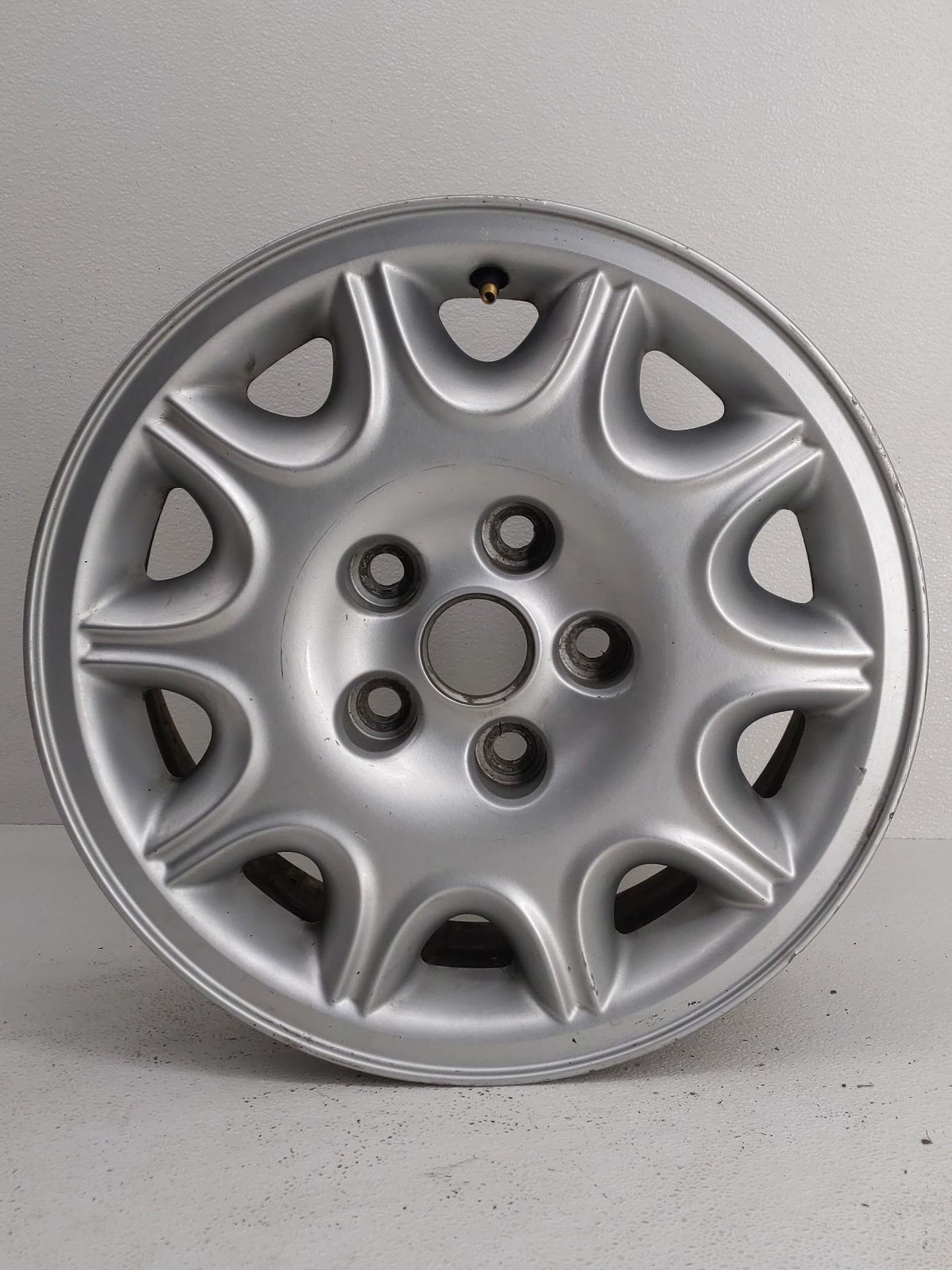 1998-1999 Jaguar Xj8 Oem Wheel Rim - Oemusedautoparts1.com