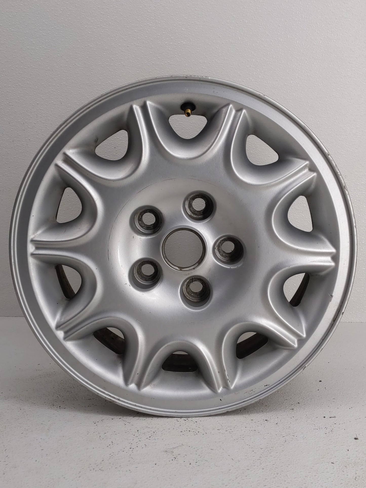 1998-1999 Jaguar Xj8 Oem Wheel Rim - Oemusedautoparts1.com