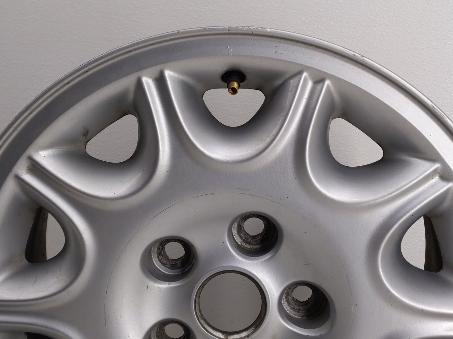 1998-1999 Jaguar Xj8 Oem Wheel Rim - Oemusedautoparts1.com