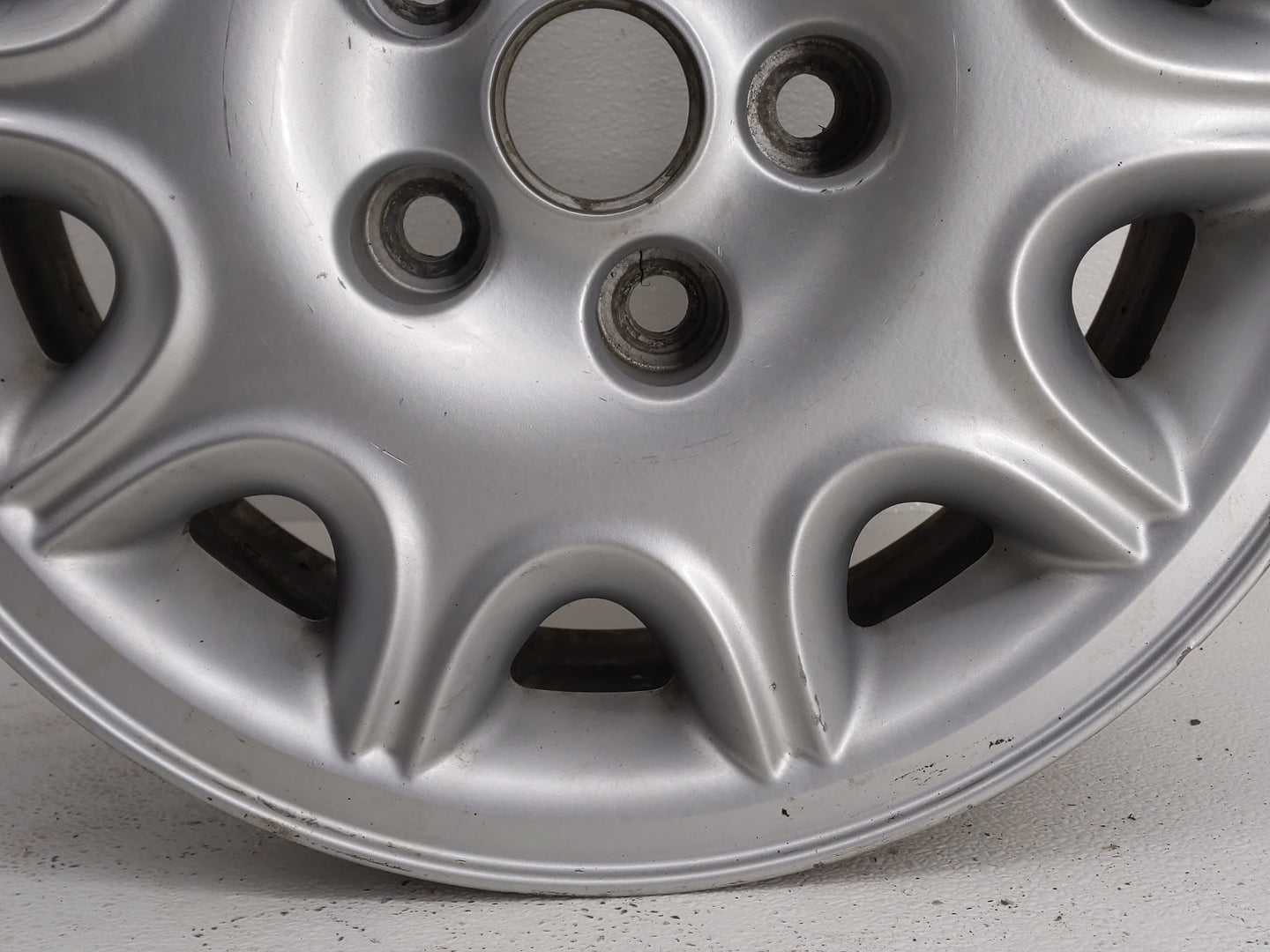 1998-1999 Jaguar Xj8 Oem Wheel Rim - Oemusedautoparts1.com