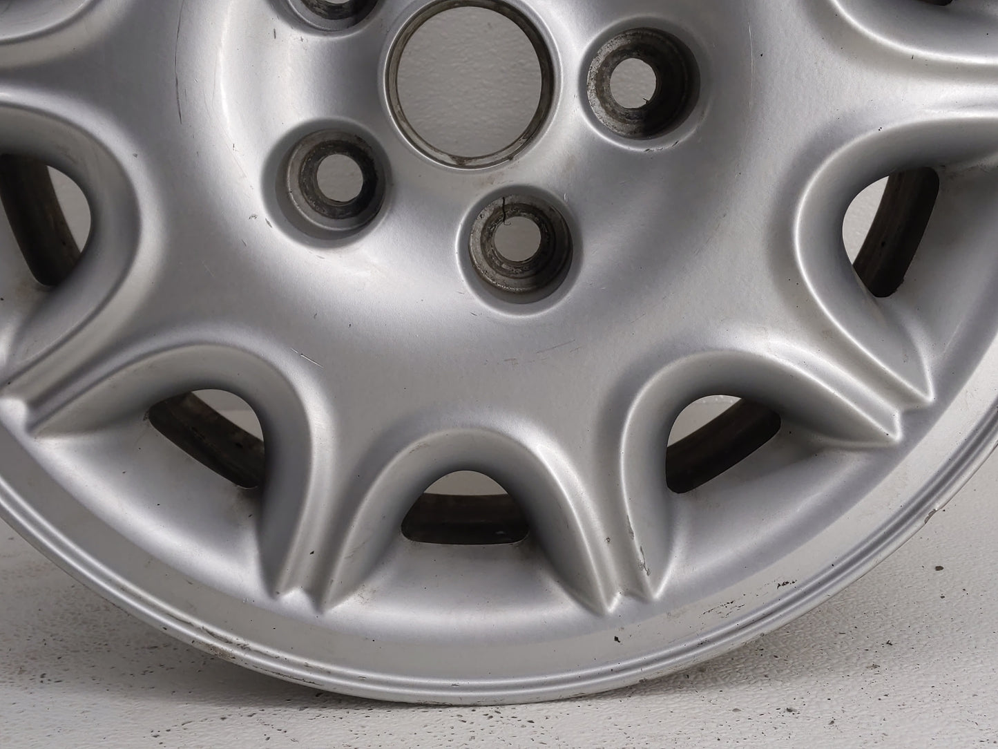 1998-1999 Jaguar Xj8 Oem Wheel Rim - Oemusedautoparts1.com