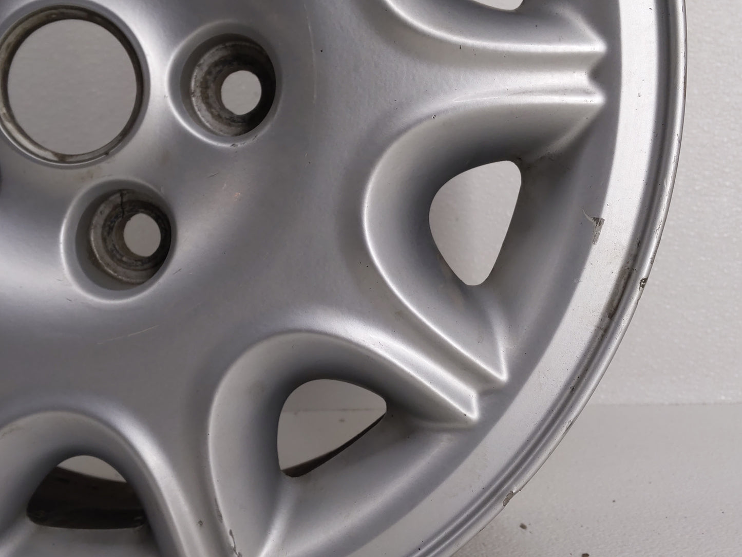 1998-1999 Jaguar Xj8 Oem Wheel Rim - Oemusedautoparts1.com