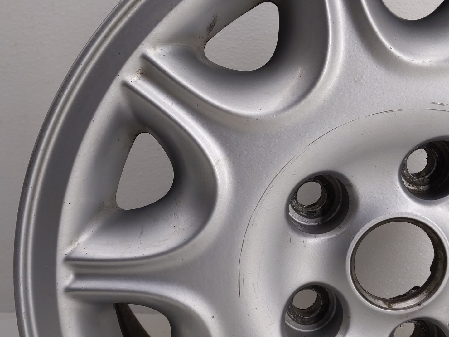 1998-1999 Jaguar Xj8 Oem Wheel Rim - Oemusedautoparts1.com