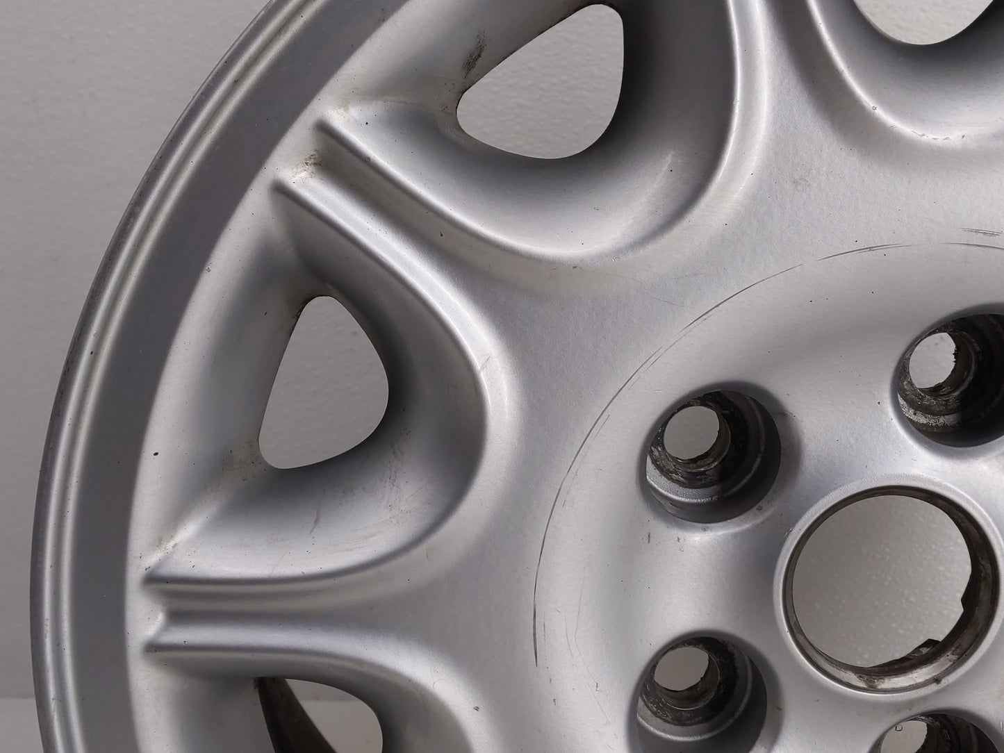 1998-1999 Jaguar Xj8 Oem Wheel Rim - Oemusedautoparts1.com
