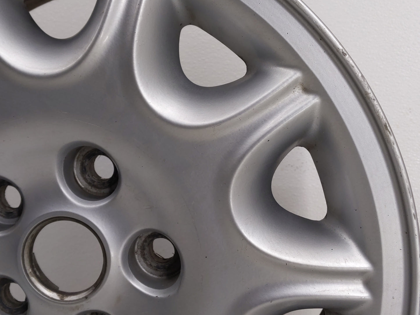 1998-1999 Jaguar Xj8 Oem Wheel Rim - Oemusedautoparts1.com