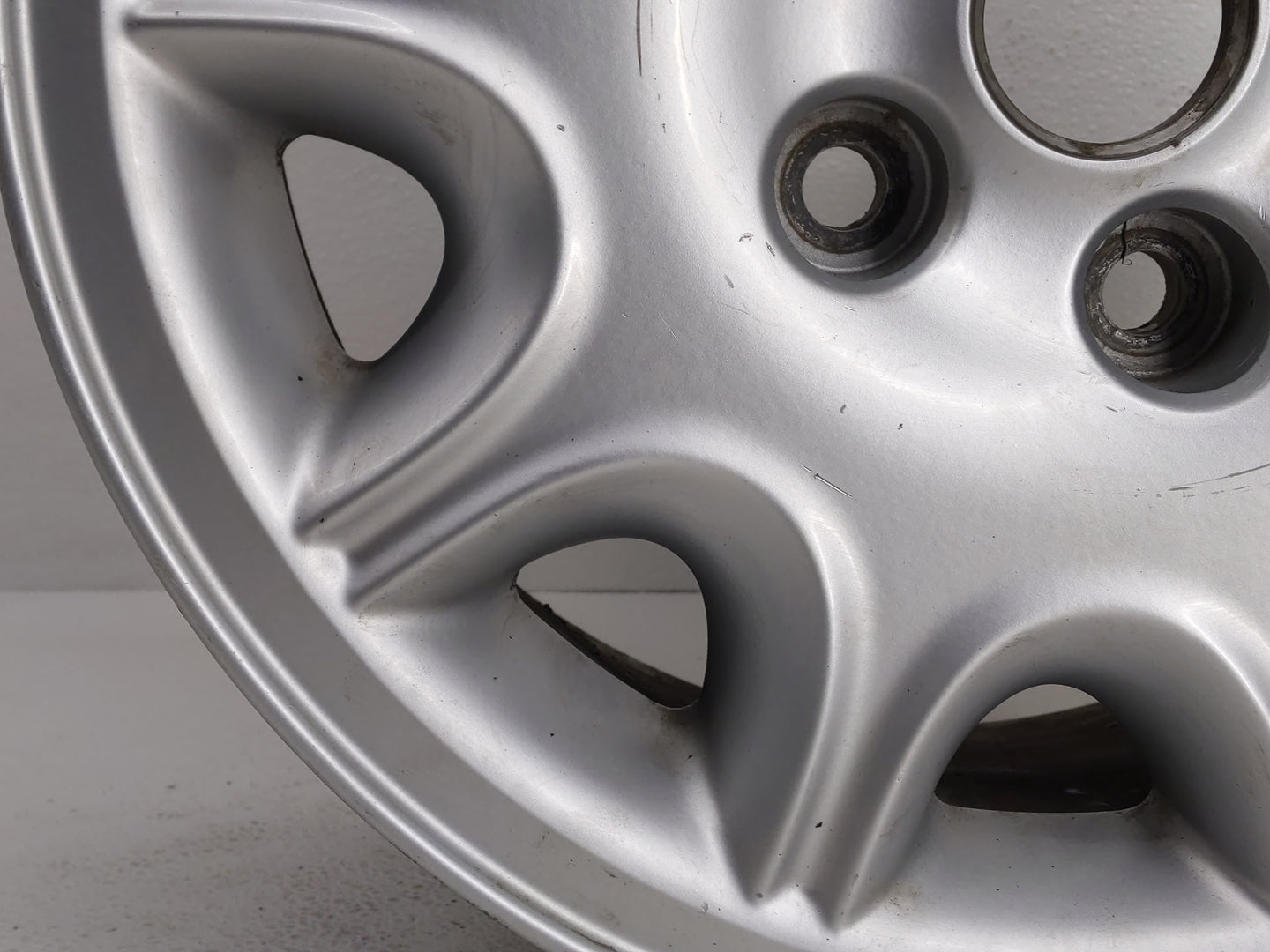 1998-1999 Jaguar Xj8 Oem Wheel Rim - Oemusedautoparts1.com