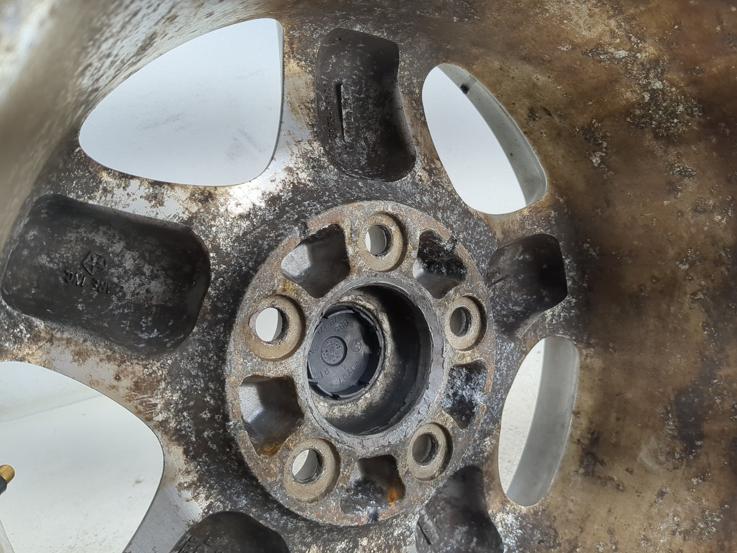 1997-2001 Jeep Cherokee Oem Wheel Rim - Oemusedautoparts1.com