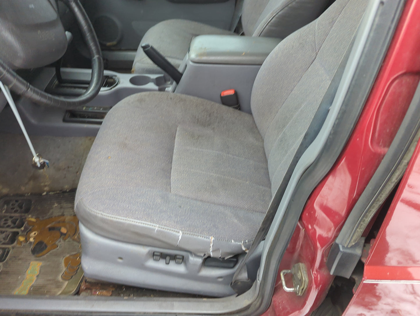 1998 Jeep Cherokee Driver Front Seat Oem - Oemusedautoparts1.com