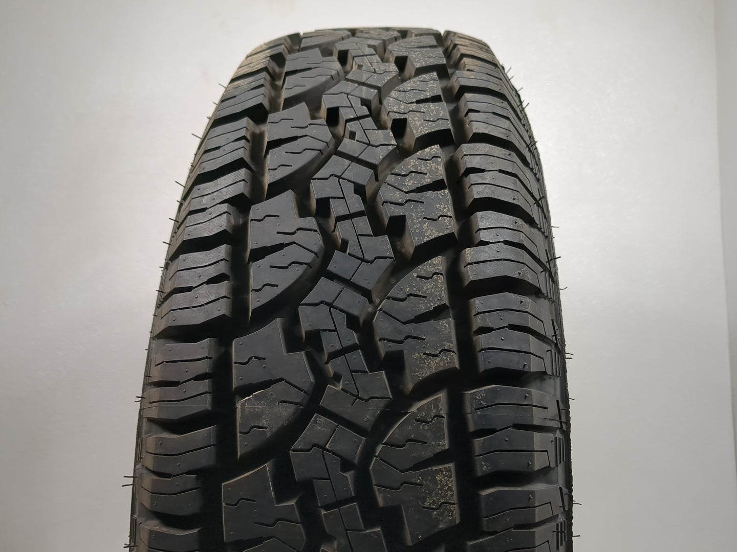 Used Tire 235/75R15 DEXTERO ALL TERRAIN DAT1 108S - Tread Depth 12/32 - Oemusedautoparts1.com