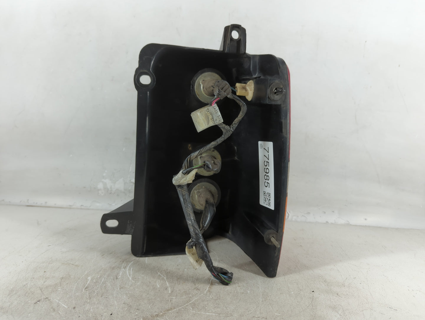 1997-2001 Jeep Cherokee Tail Light Assembly Driver Left OEM P/N:55054513 19284, 3709-05B Fits Fits 1997 1998 1999 2000 2001 