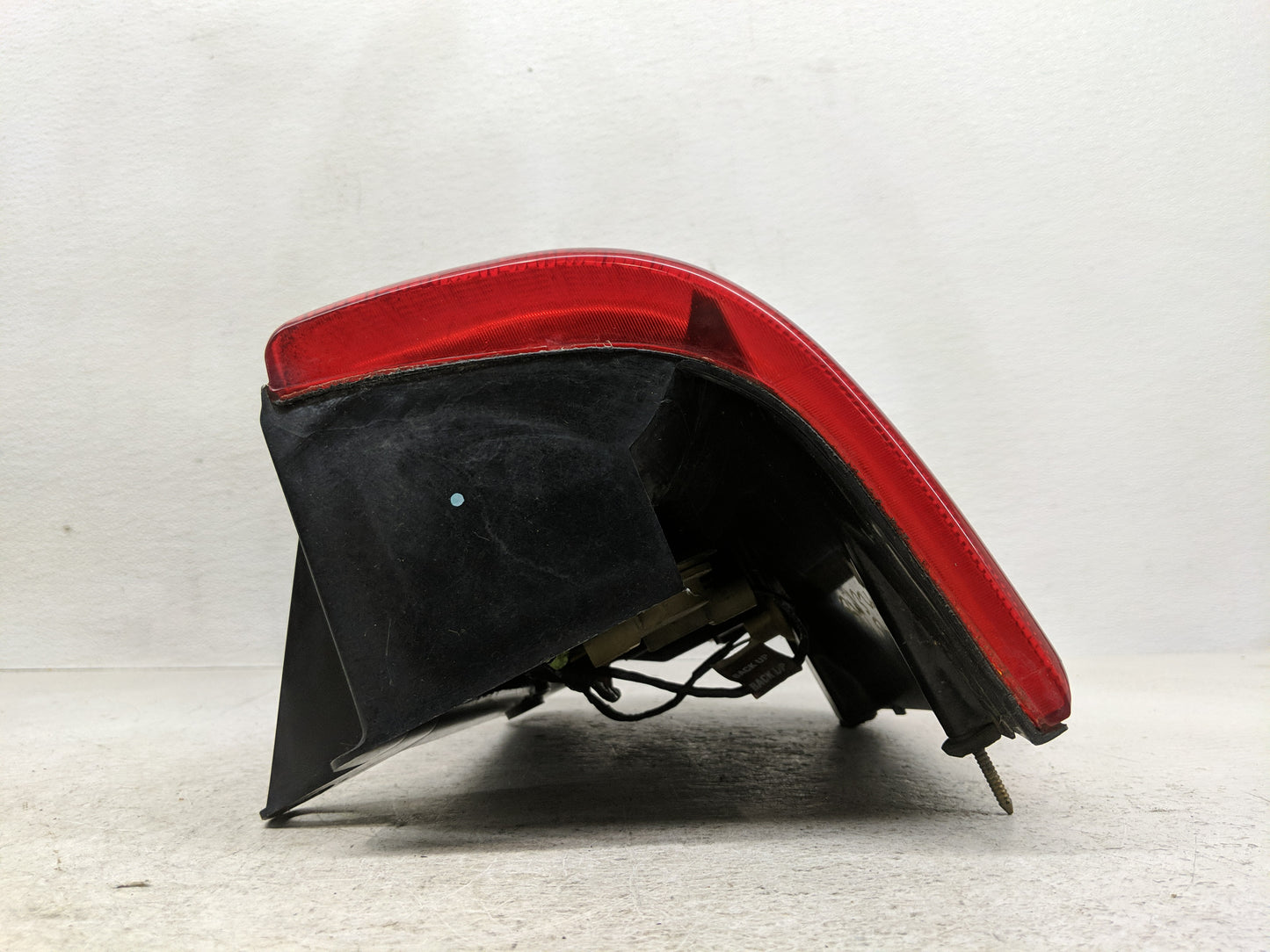 1993-1998 Jeep Grand Cherokee Tail Light Assembly Passenger Right OEM P/N:55054512 Fits Fits 1993 1994 1995 1996 1997 1998 O