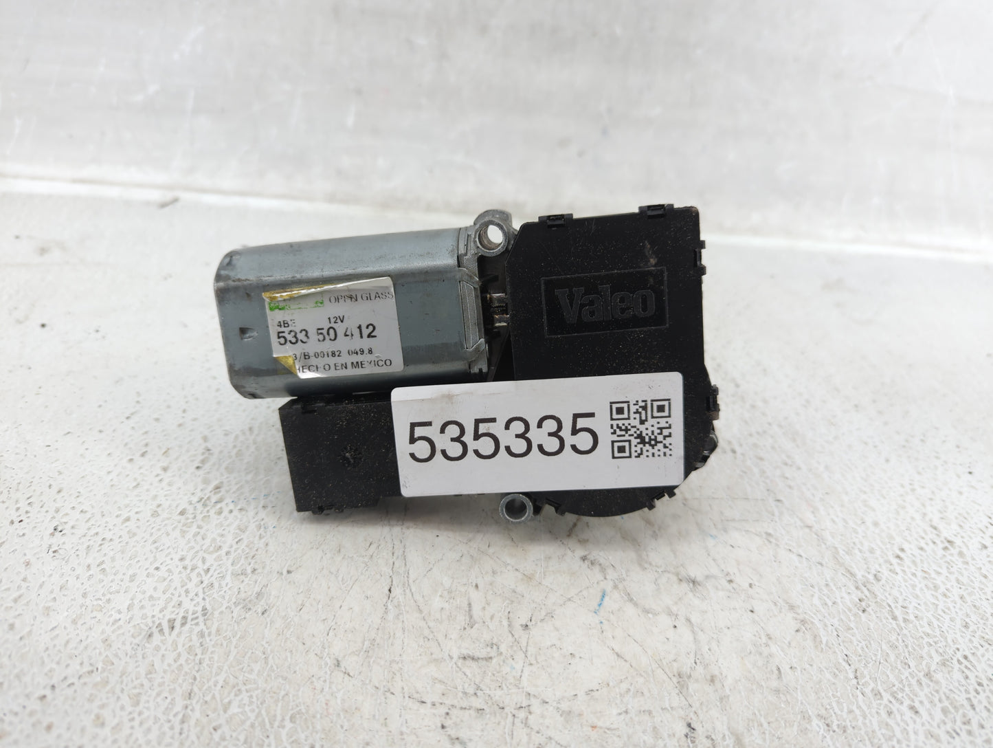 1998 Jeep Grand Cherokee Front Windshield Wiper Motor P/N:533 50 412 Fits OEM Used Auto Parts - Oemusedautoparts1.com