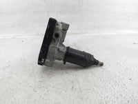 1998 Jeep Grand Cherokee Front Windshield Wiper Motor P/N:533 50 412 Fits OEM Used Auto Parts - Oemusedautoparts1.com