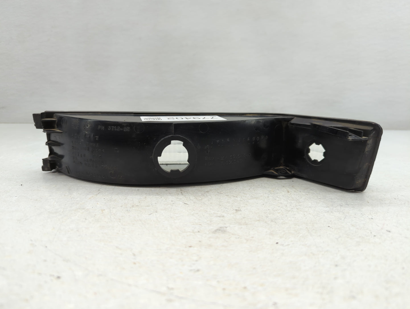 1993-1998 Jeep Grand Cherokee Tail Light Assembly Passenger Right OEM P/N:55054580 55054584 Fits OEM Used Auto Parts - Oemus