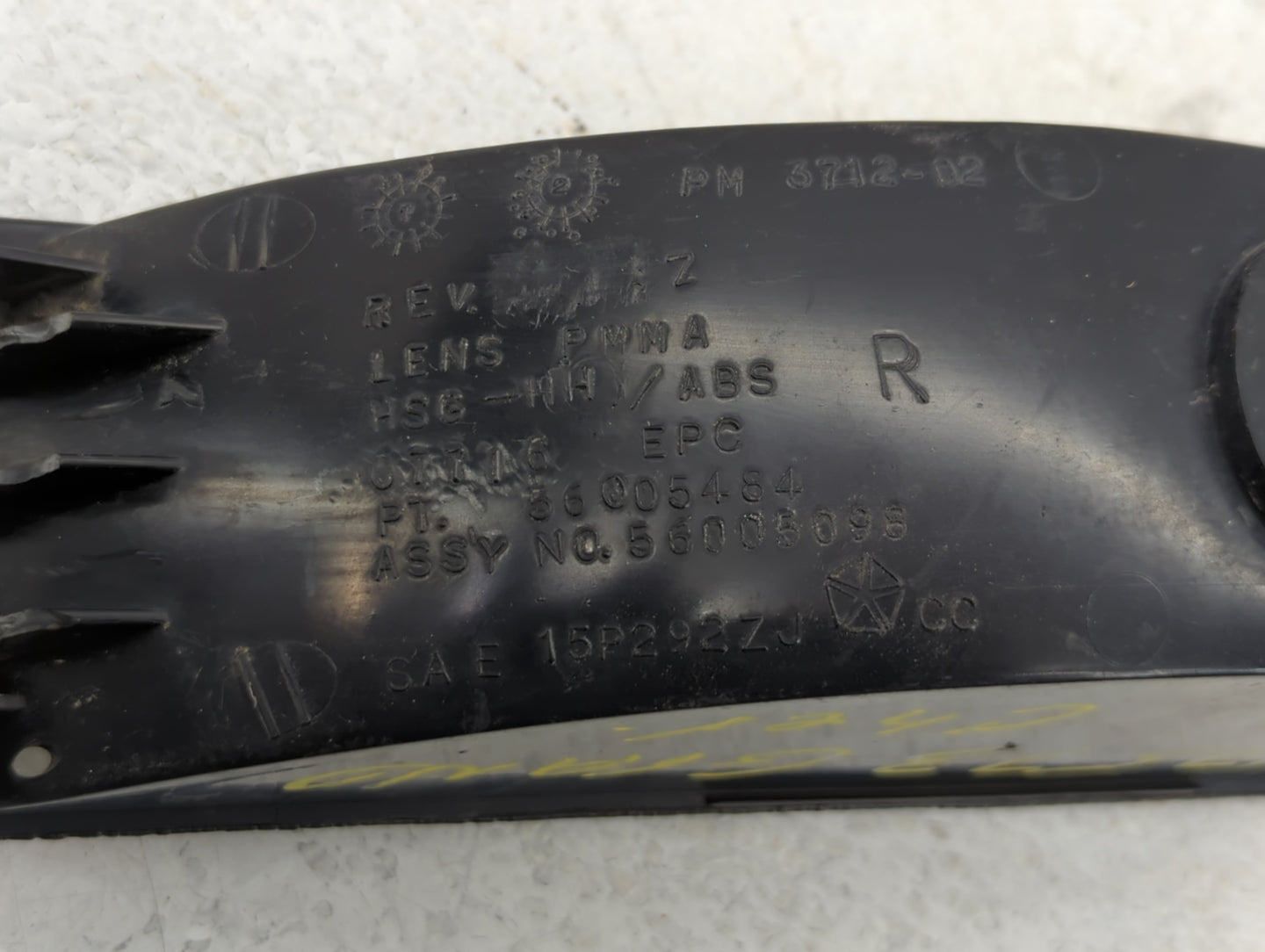 1993-1998 Jeep Grand Cherokee Tail Light Assembly Passenger Right OEM P/N:55054580 55054584 Fits OEM Used Auto Parts - Oemus