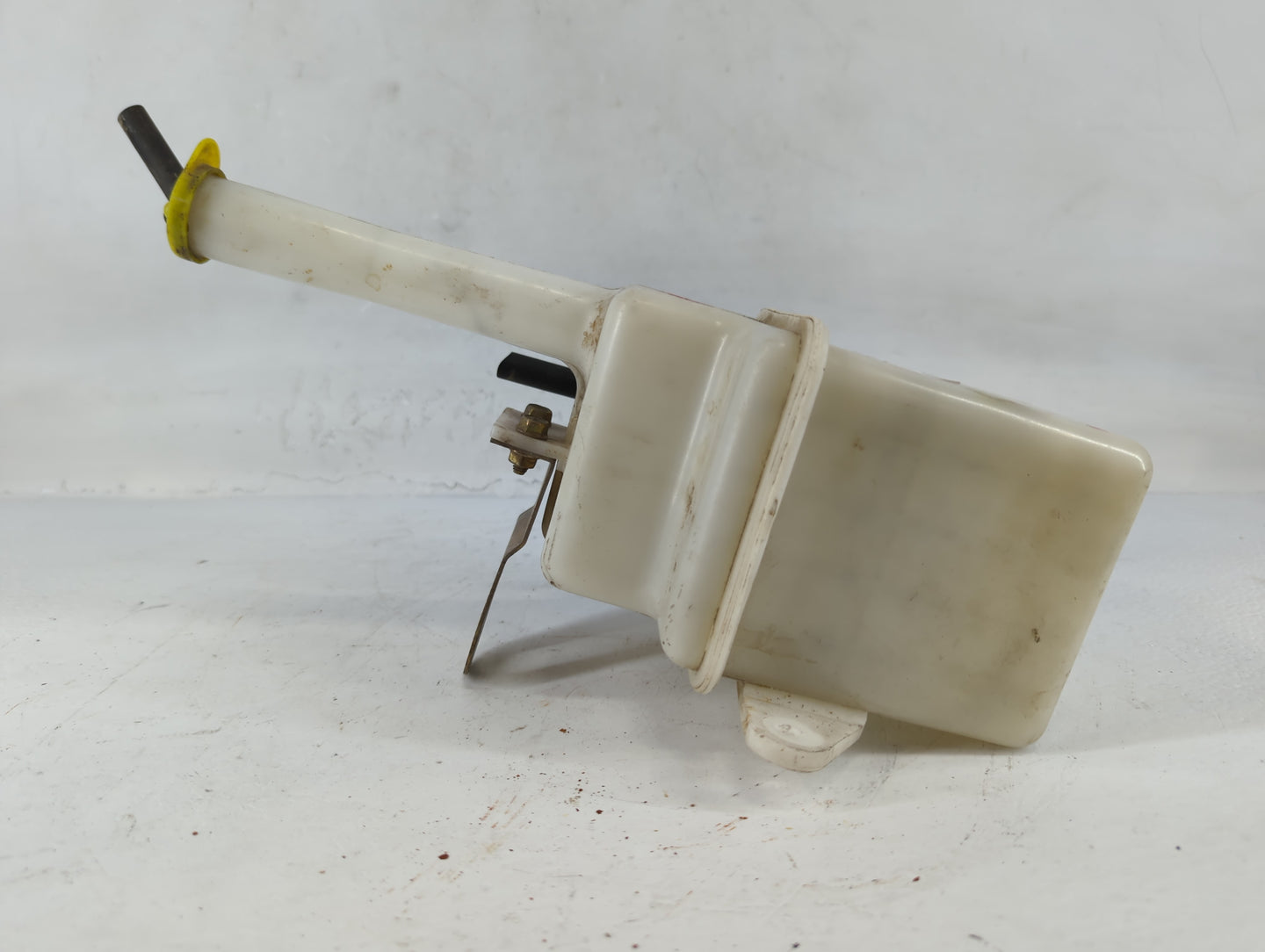 1998-2001 Kia Sephia Radiator Coolant Overflow Expansion Tank Bottle - Oemusedautoparts1.com