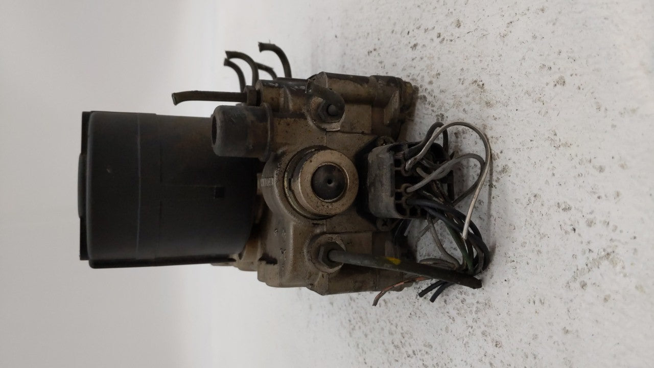 1999 Land Rover Discovery ABS Pump Control Module Replacement P/N:78 407 003 0 Fits OEM Used Auto Parts - Oemusedautoparts1.