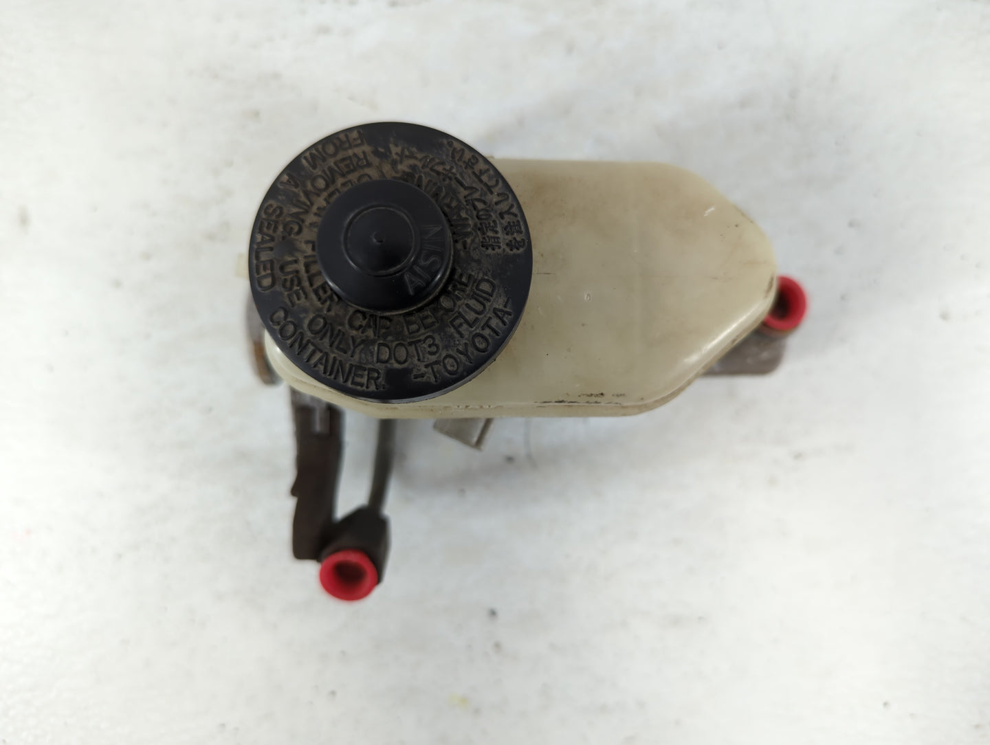 1997-1999 Lexus Es300 Brake Master Cylinder - Oemusedautoparts1.com