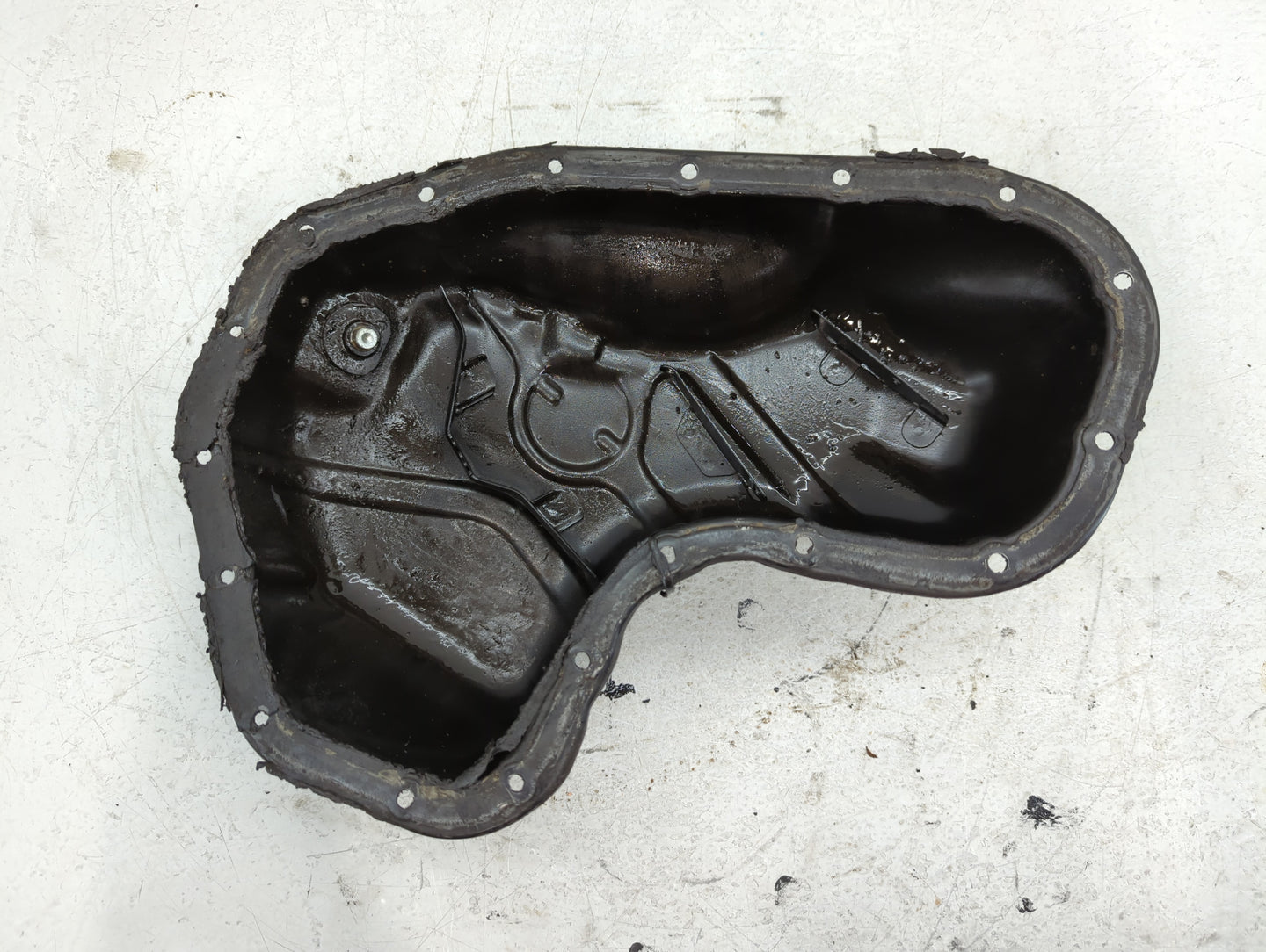 1994-2003 Lexus Es300 Engine Oil Pan Fits OEM Used Auto Parts - Oemusedautoparts1.com