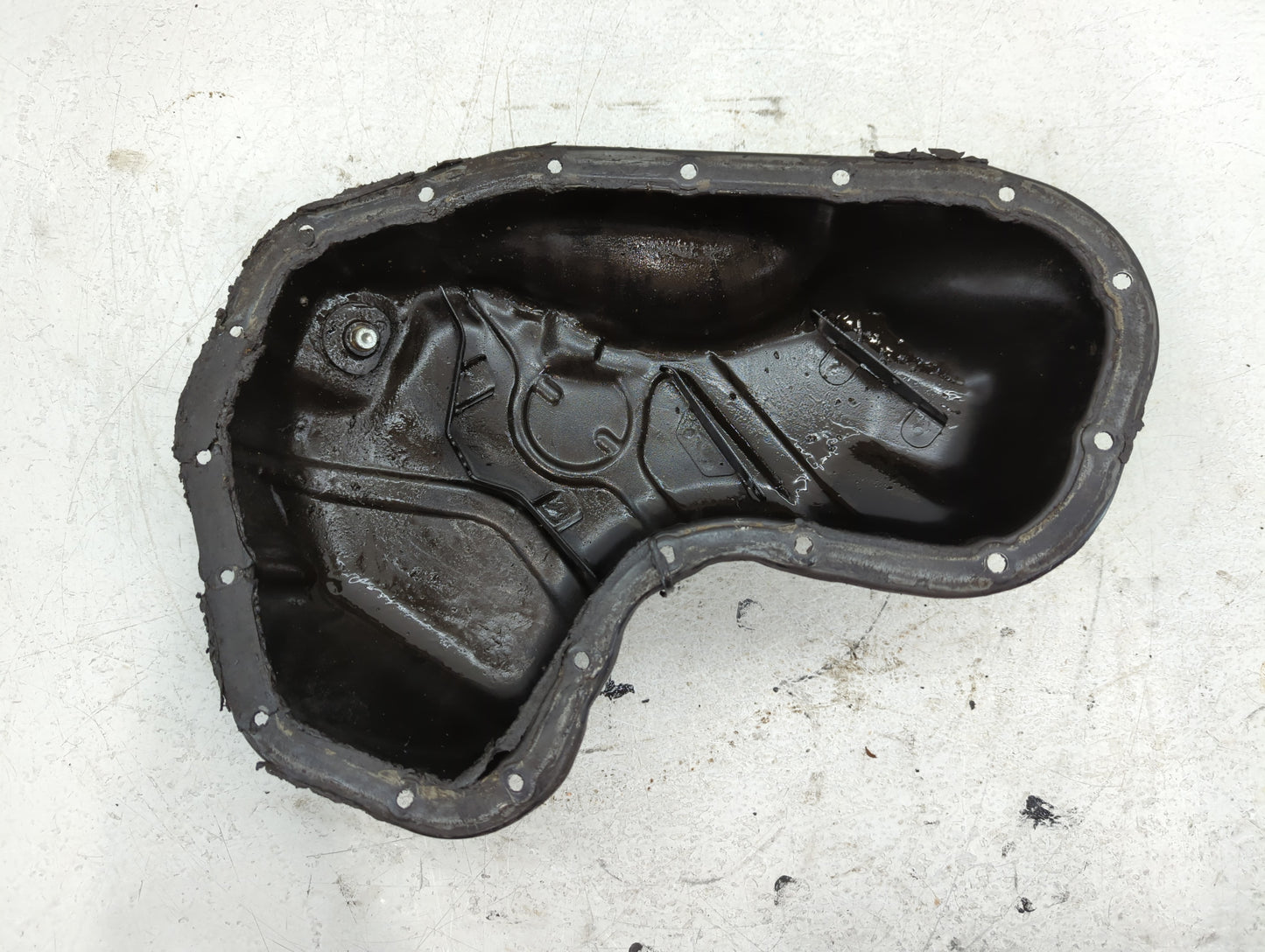1994-2003 Lexus Es300 Engine Oil Pan Fits OEM Used Auto Parts - Oemusedautoparts1.com