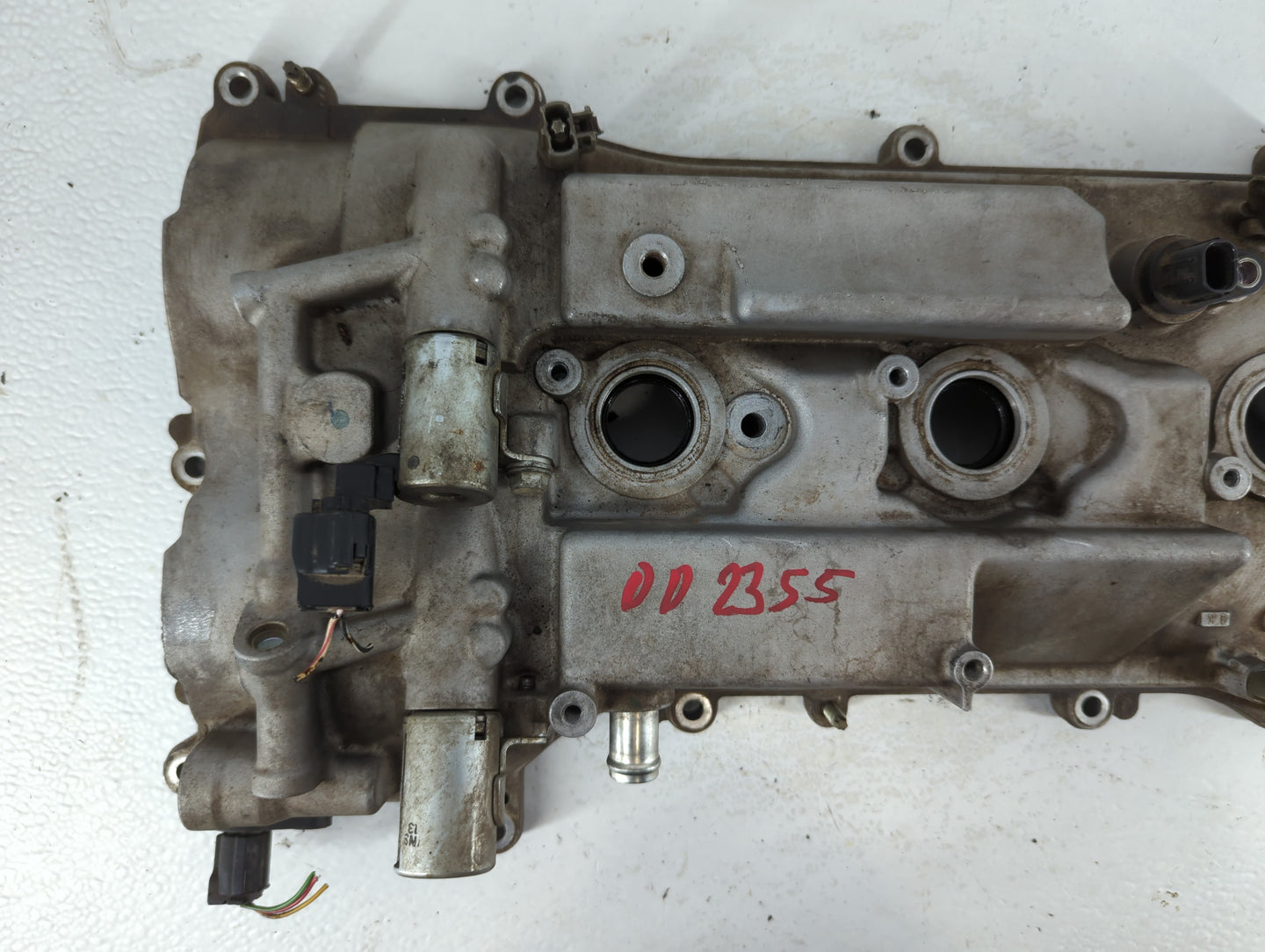 1998 Lexus Es300 Driver Left Cylinder Head Valve Cover Fits OEM Used Auto Parts - Oemusedautoparts1.com