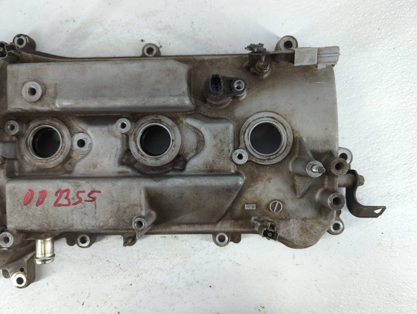 1998 Lexus Es300 Driver Left Cylinder Head Valve Cover Fits OEM Used Auto Parts - Oemusedautoparts1.com