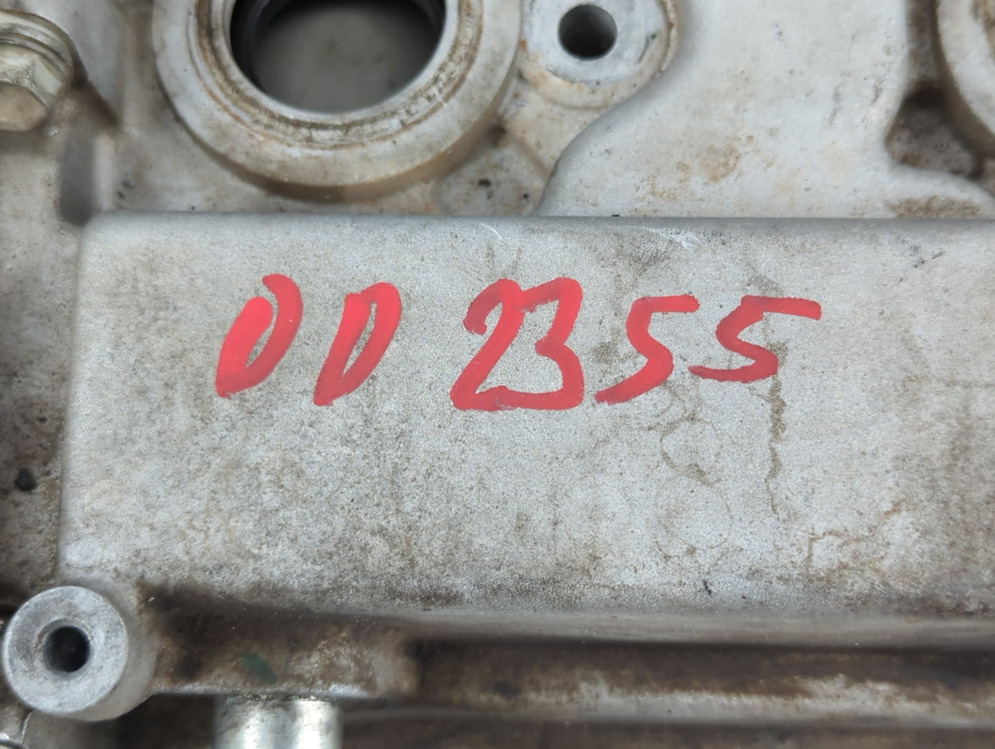 1998 Lexus Es300 Driver Left Cylinder Head Valve Cover Fits OEM Used Auto Parts - Oemusedautoparts1.com