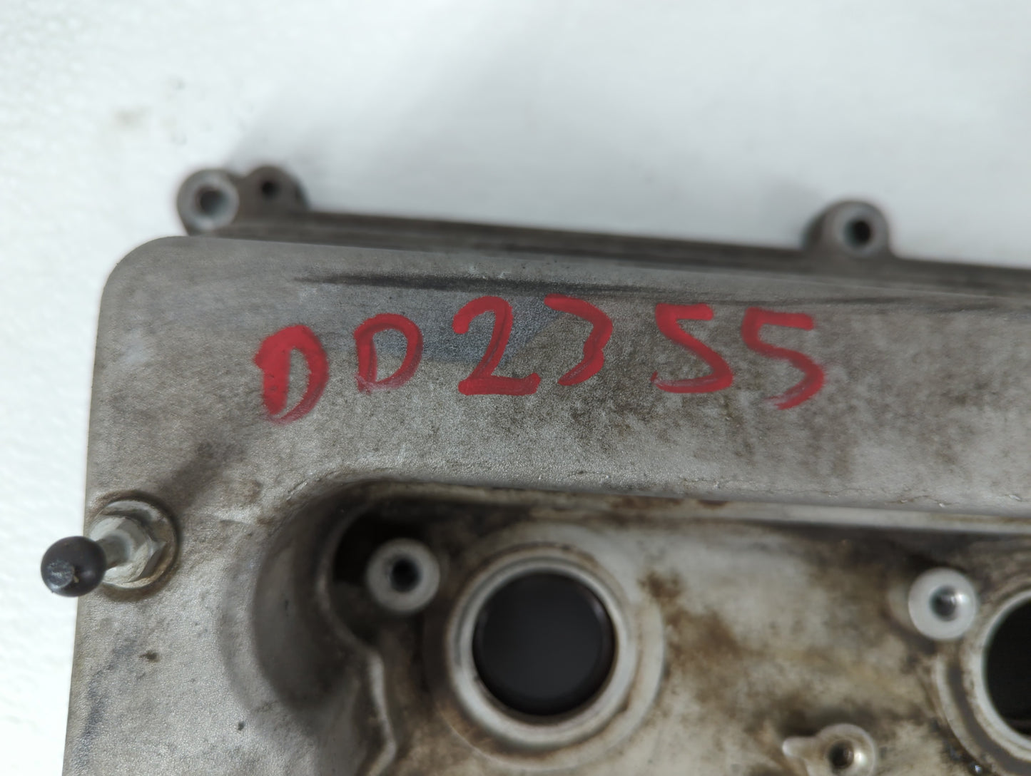 1998 Lexus Es300 Driver Left Cylinder Head Valve Cover Fits OEM Used Auto Parts - Oemusedautoparts1.com