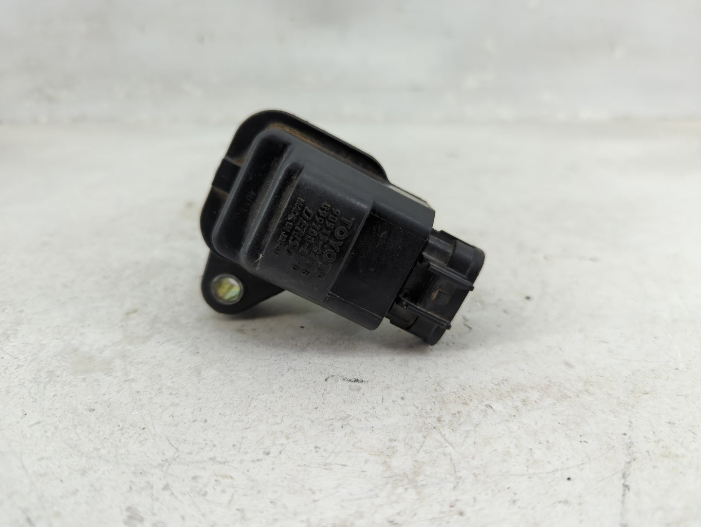 1998-2000 Lexus Ls400 Ignition Coil Igniter Pack - Oemusedautoparts1.com