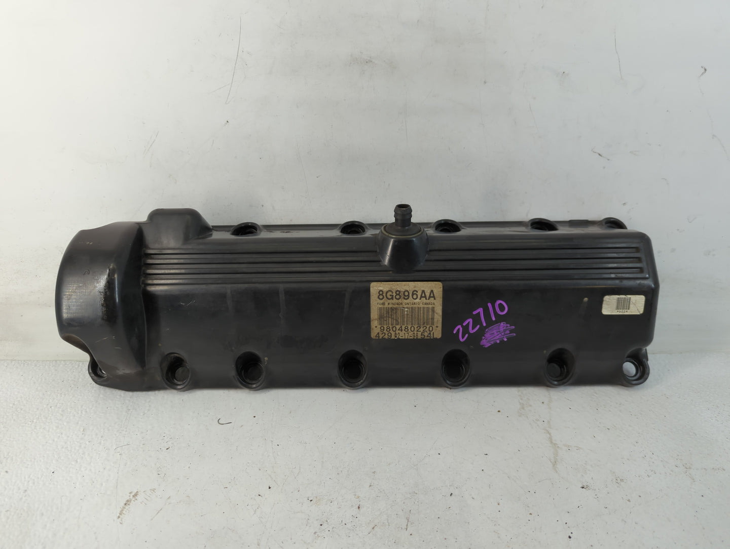 1998 Lincoln Naviga Driver Left Cylinder Head Valve Cover P/N:980480220 8G896AA Fits OEM Used Auto Parts - Oemusedautoparts1