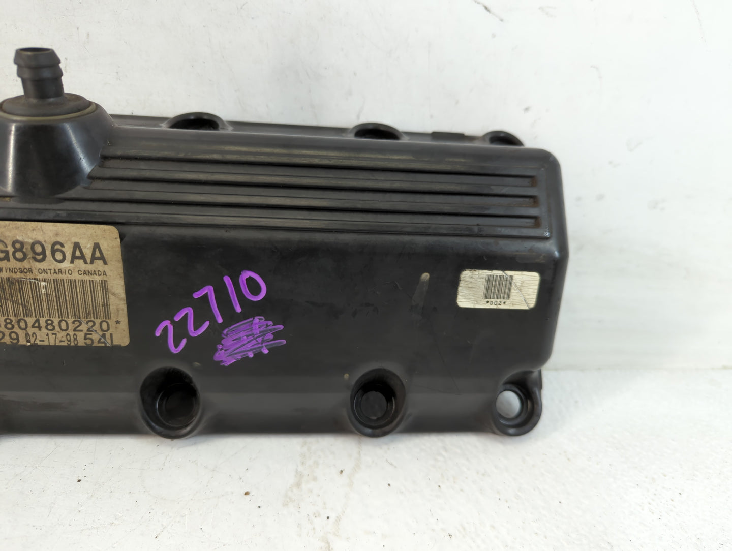 1998 Lincoln Naviga Driver Left Cylinder Head Valve Cover P/N:980480220 8G896AA Fits OEM Used Auto Parts - Oemusedautoparts1