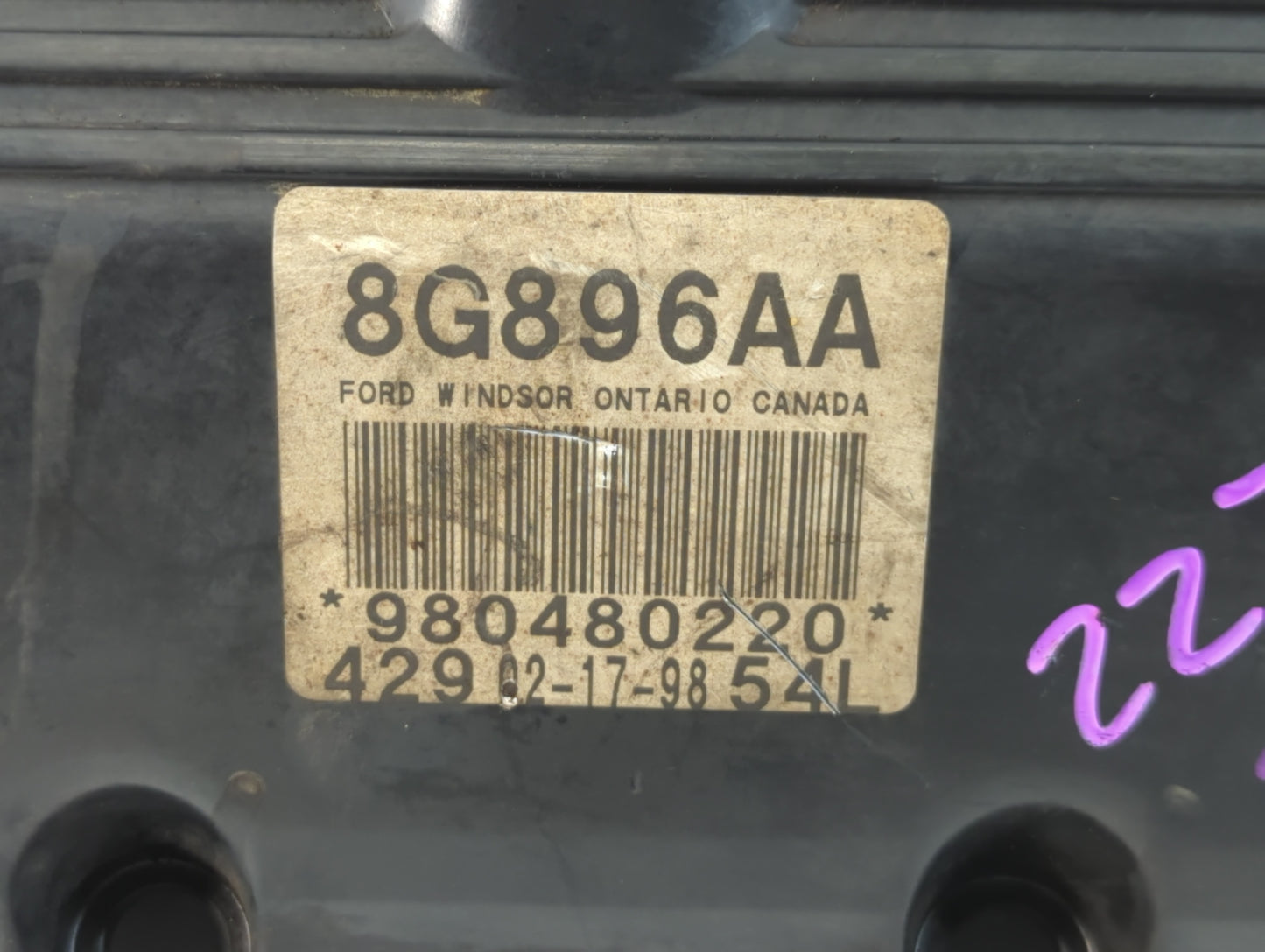 1998 Lincoln Naviga Driver Left Cylinder Head Valve Cover P/N:980480220 8G896AA Fits OEM Used Auto Parts - Oemusedautoparts1