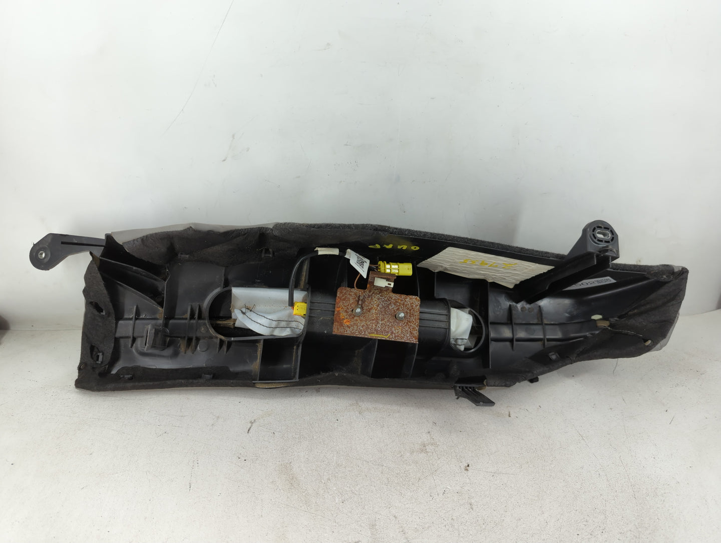 1998 Lincoln Navigator Air Bag Passenger Right Dashboard OEM P/N:1938904-06 Fits OEM Used Auto Parts - Oemusedautoparts1.com