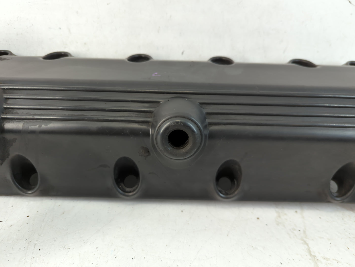 1998 Lincoln Navigator Driver Left Cylinder Head Valve Cover P/N:F65E-6591-CC F7UE-6591-JC Fits OEM Used Auto Parts - Oemuse