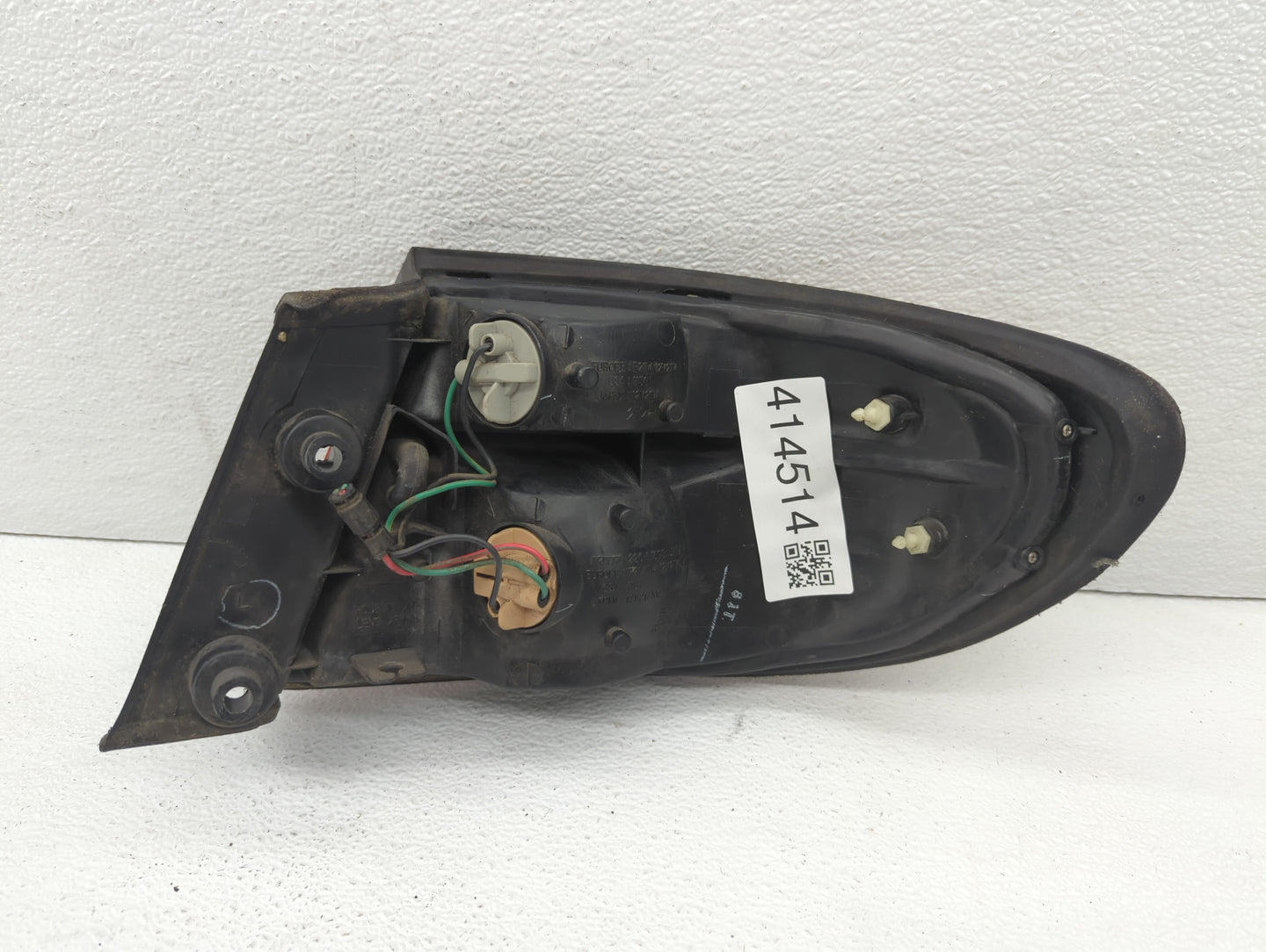 1996-1998 Mazda Millenia Tail Light Assembly Driver Left OEM P/N:220-61693 Fits Fits 1996 1997 1998 OEM Used Auto Parts - Oe