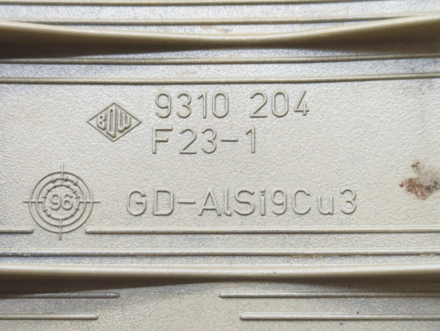 1998 Mercedes-benz C250 Engine Cover - Oemusedautoparts1.com