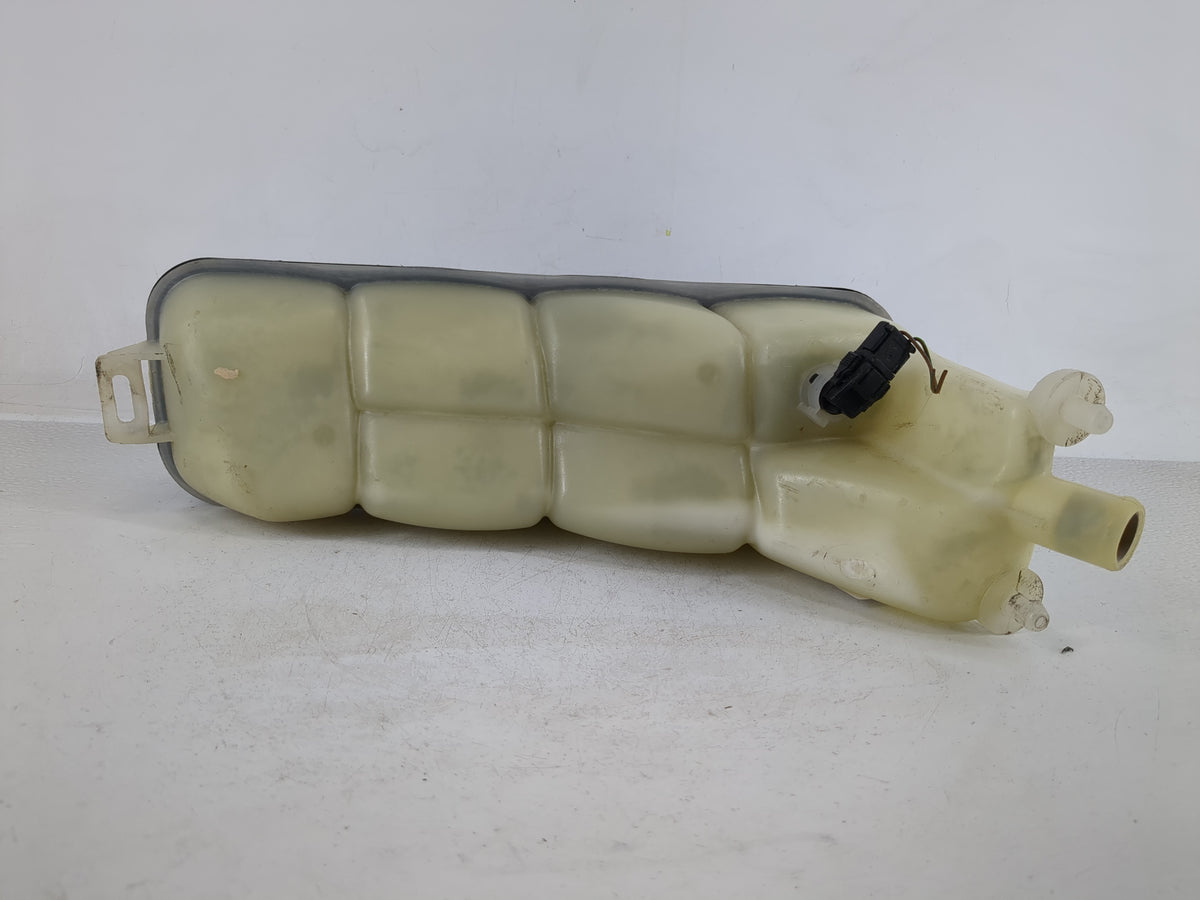 Mercedes-benz E300 Windshield Washer Fluid Reservoir Bottle 1166767 - Oemusedautoparts1.com