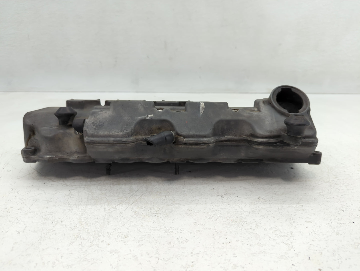 1998 Mercedes-Benz E320 Driver Left Cylinder Head Valve Cover Fits OEM Used Auto Parts - Oemusedautoparts1.com