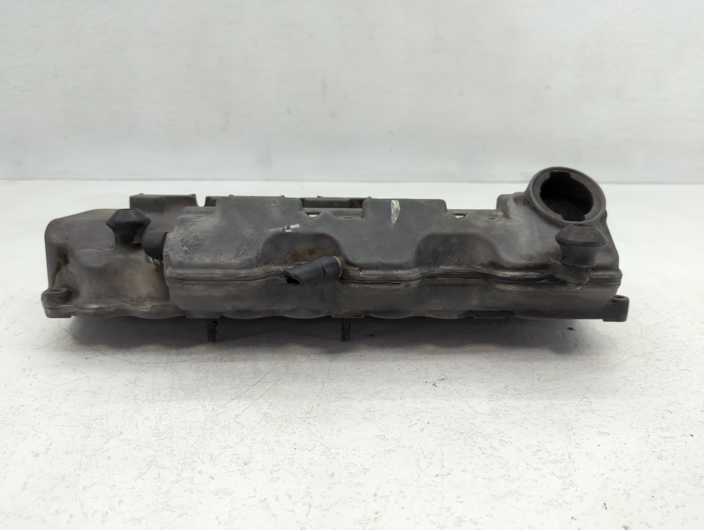 1998 Mercedes-Benz E320 Driver Left Cylinder Head Valve Cover Fits OEM Used Auto Parts - Oemusedautoparts1.com