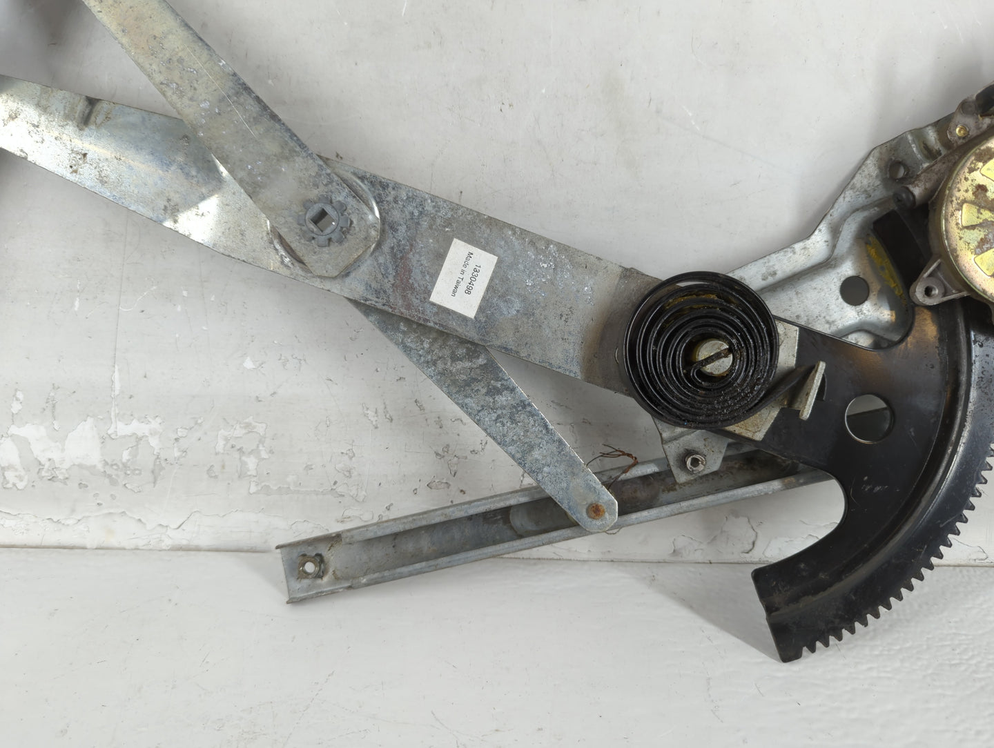 1992 Mercury Grand Marquis Used Window Regulator Right Passenger Rear - Oemusedautoparts1.com