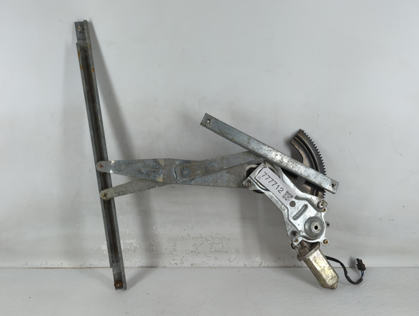 1992 Mercury Grand Marquis Used Window Regulator Right Passenger Rear - Oemusedautoparts1.com